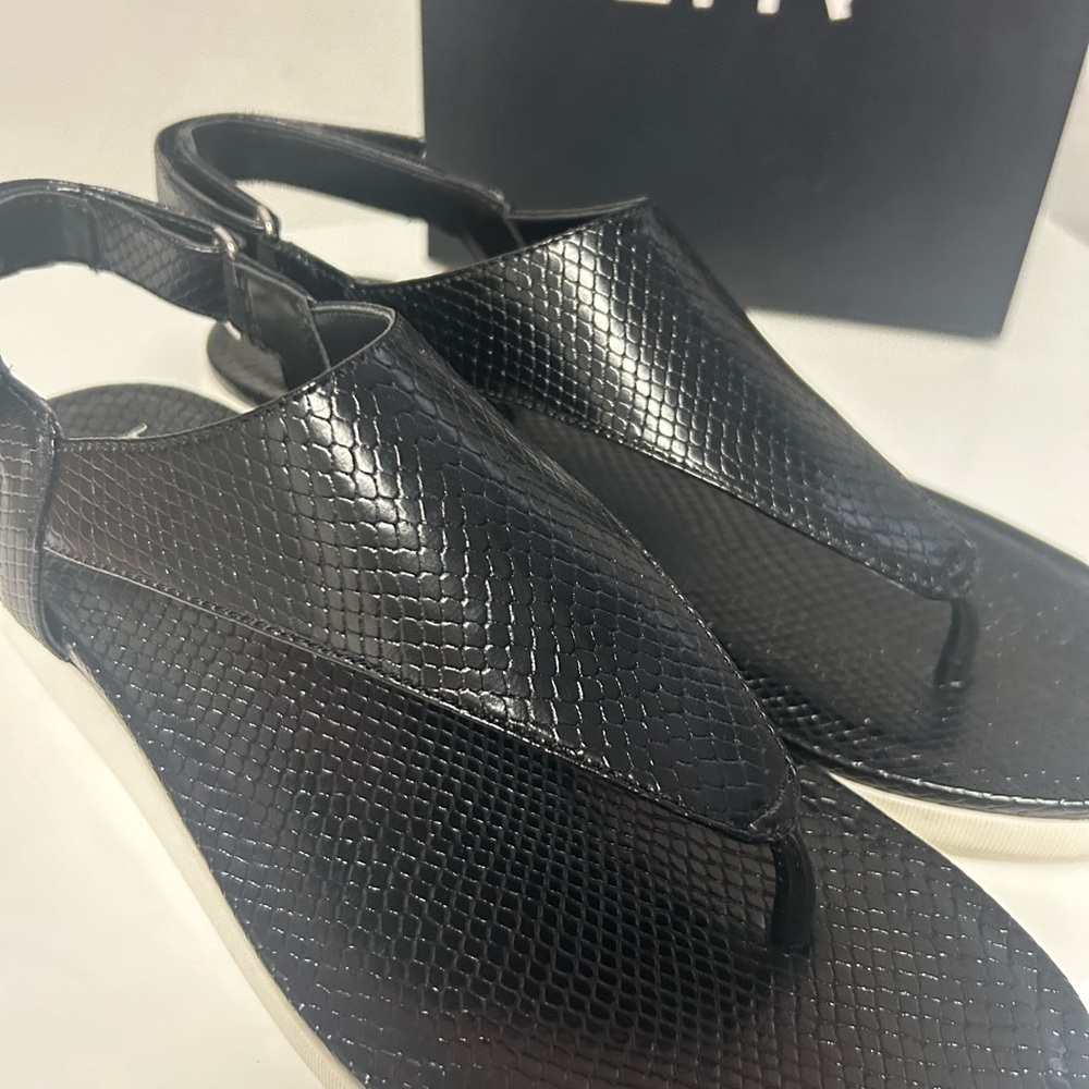 Naturalizer Meghan Black Textured Sandals Size 9.5 Comfort Slingback NEW - Picture 2 of 7